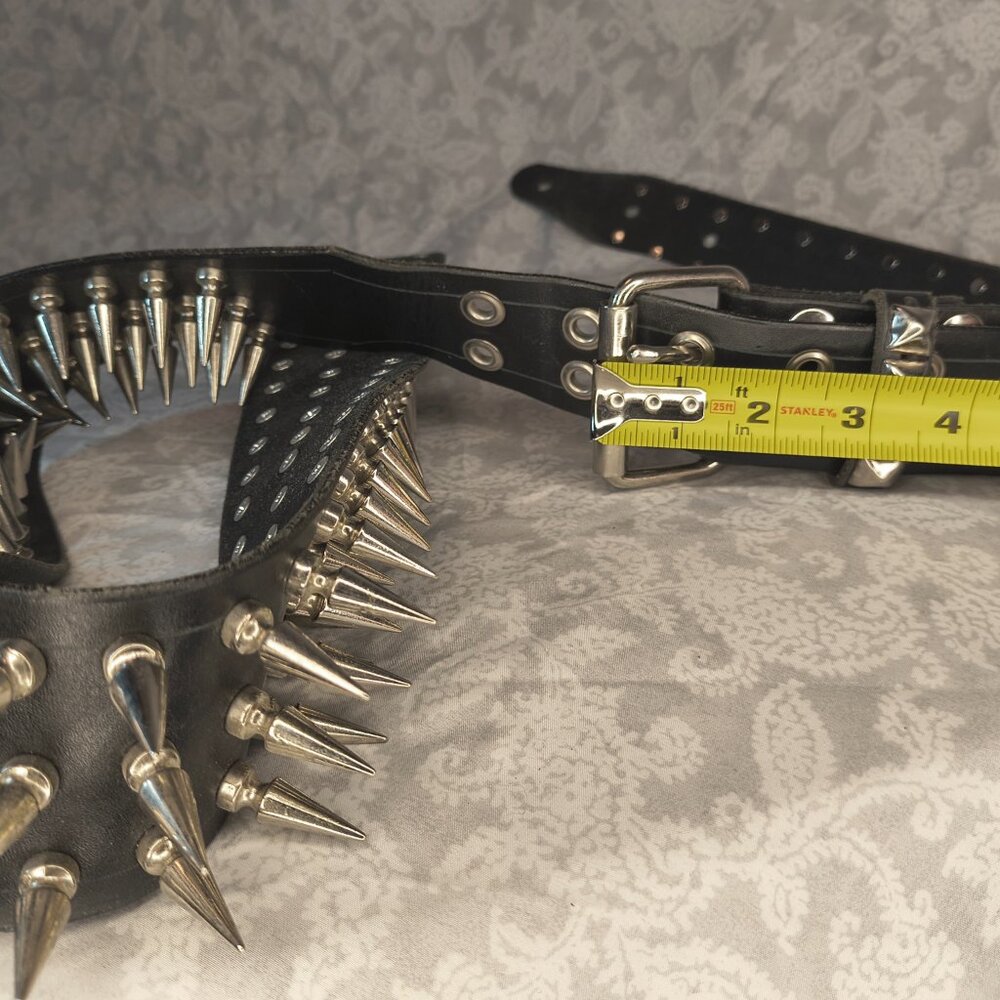 Handmade leather 2.5" with 3 row 1" spike Metal Devastation custom guitar strap - Picture 8 of 11